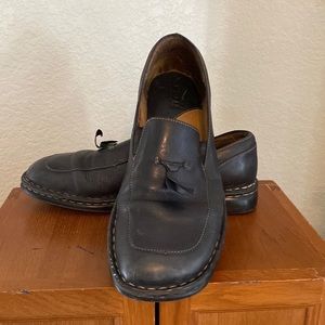 Born women’s black loafer size 8.5.